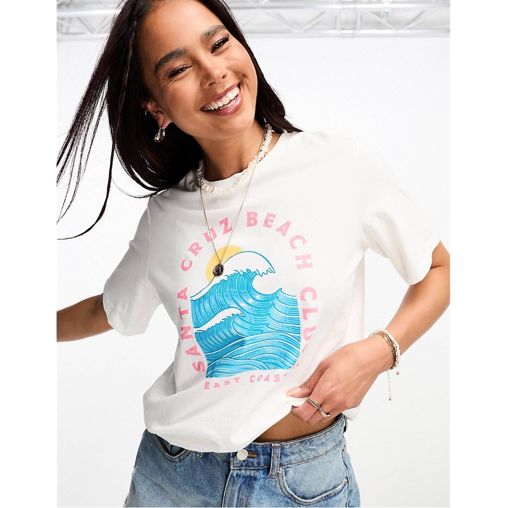 Pieces Santa Cruz Beach Club Graphic Tee. Size small.